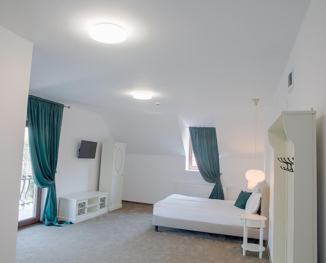 La Fontaine Hotel Hunedoara Bilik gambar