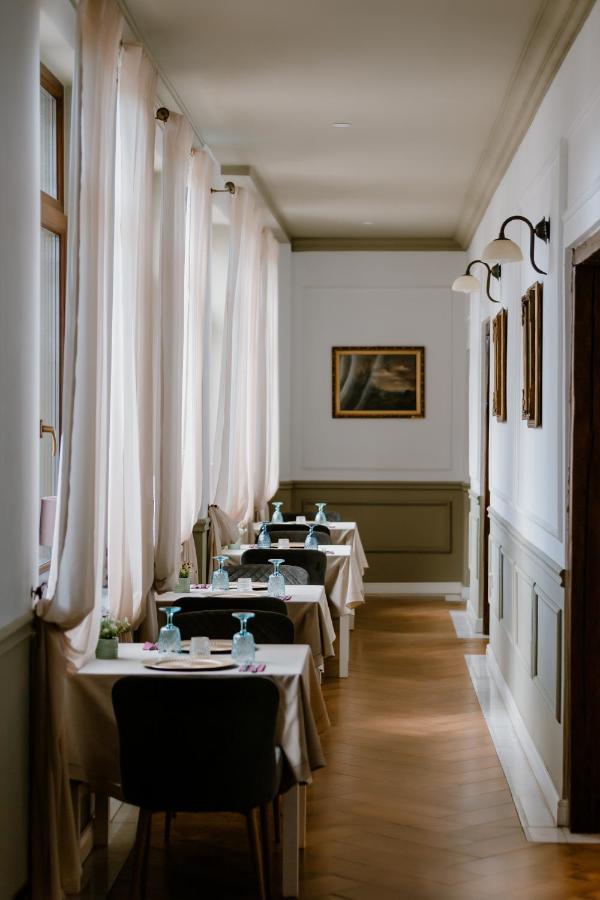 La Fontaine Hotel Hunedoara Luaran gambar